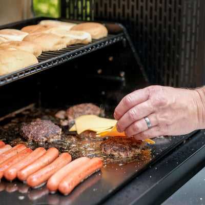 Masterbuilt 800 Griddle BBQ with Starter Pack